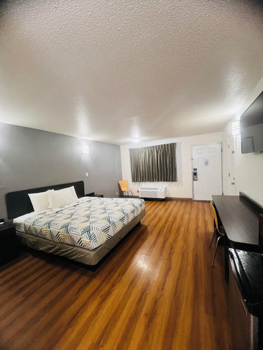 Bedroom 4, Motel 6 Brinkley, AR, Monroe