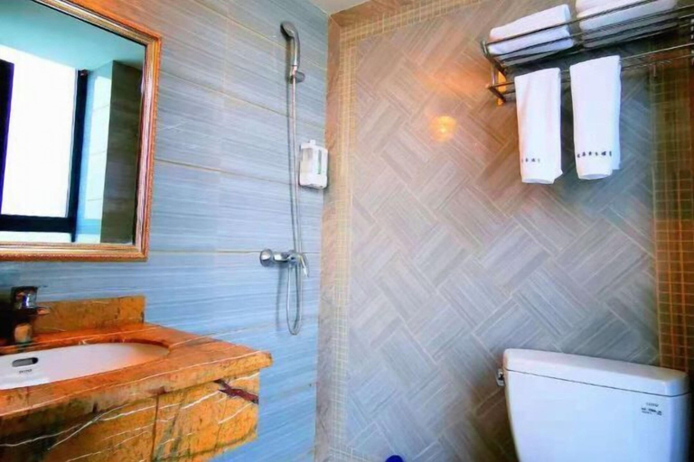 Bathroom 3, Junchen Business Hotel, Chongqing