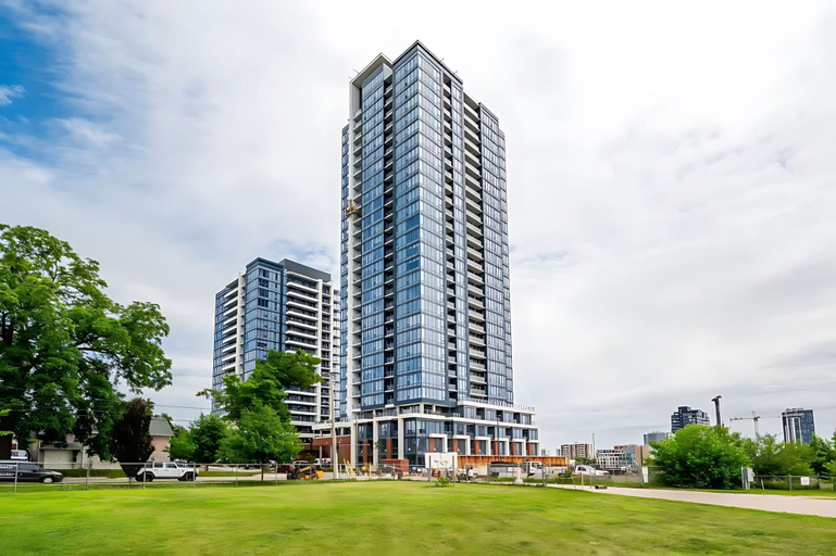 Room 3, New High Rise Building w Gorgeous Views, Waterloo
