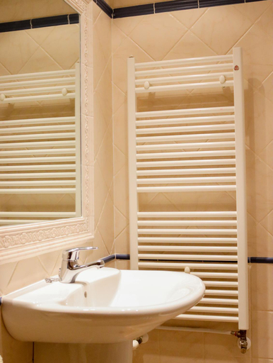 Bathroom 5, Las Bodegas De Claveria, Huesca