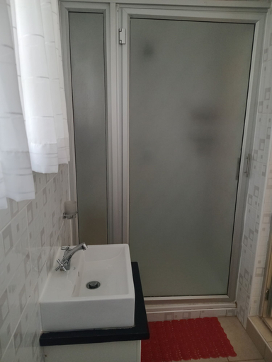 Bathroom 4, The Village Cottages, Harare
