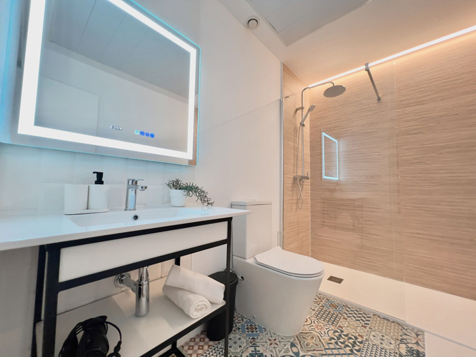 Bathroom, Sorolla Urban Suites, Valencia