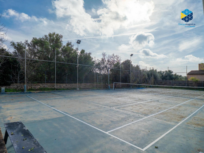 Others 5, Villa Viana Cladera, Baleares