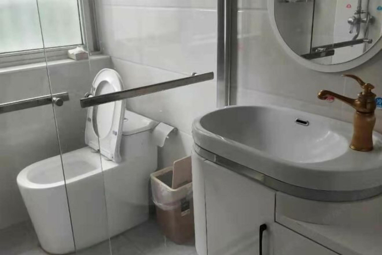 Bathroom 3, Changjiang Hotel, Ningbo