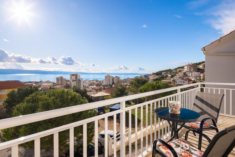 Others 3, Vanessi Apartments, Dugi Rat