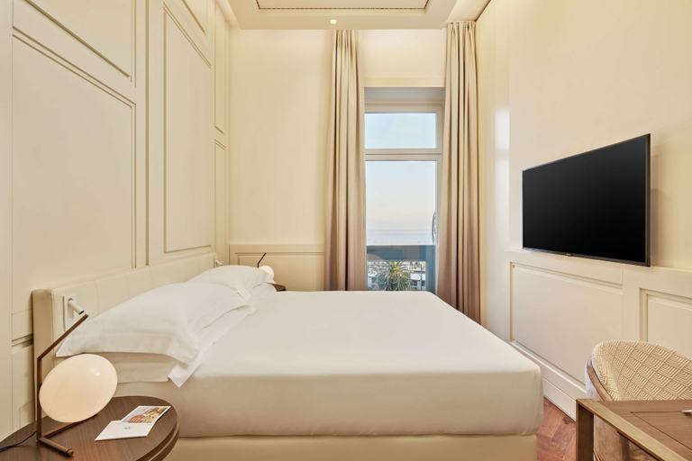 Bedroom 3, De Bonart Naples, Curio Collection by Hilton, Napoli