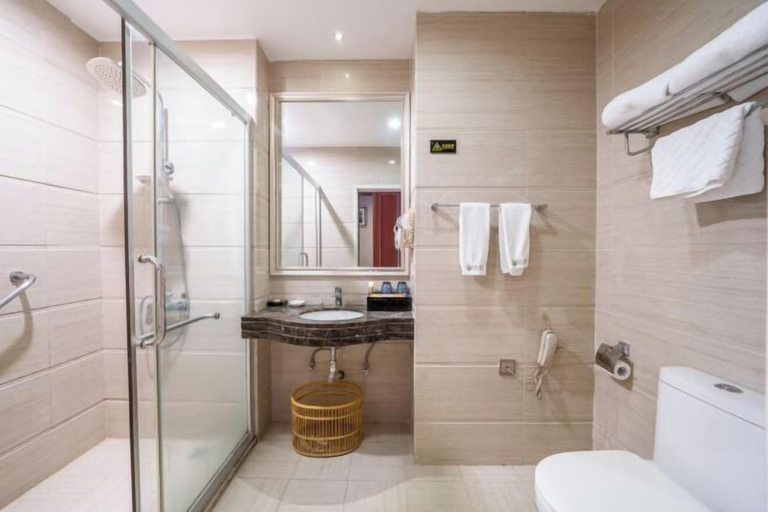 Bathroom 4, Houten Hotel, Shantou