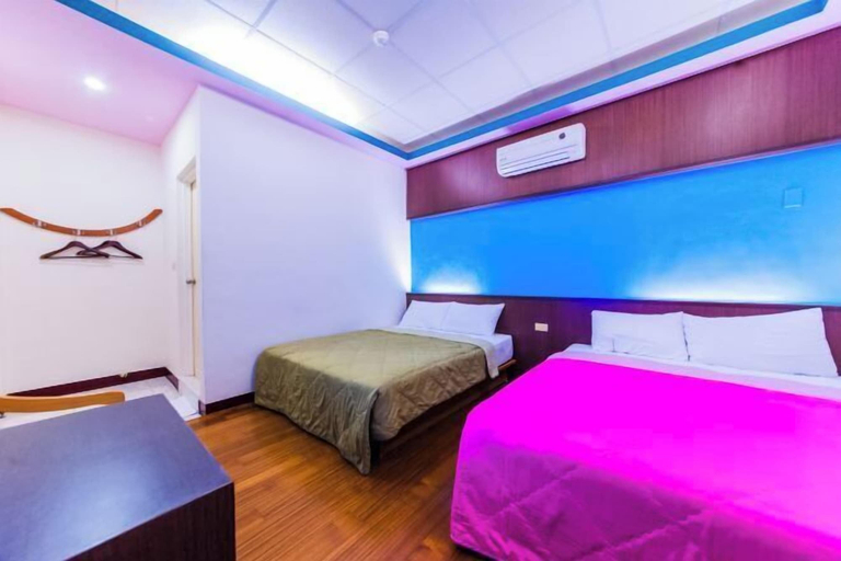 Room 2, FONG CAI Hostel, Pingtung