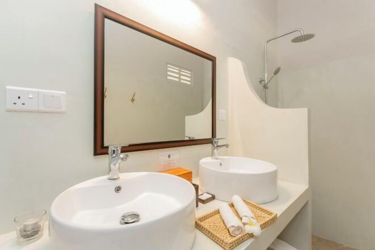 Bathroom 5, The Divine Villa, Habaraduwa