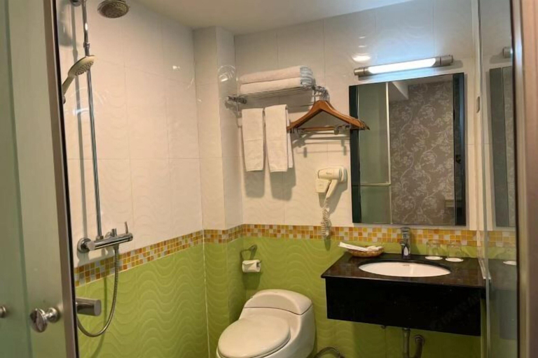 Bathroom 4, 7 Continents Business Tourism Hotel, Jiangmen