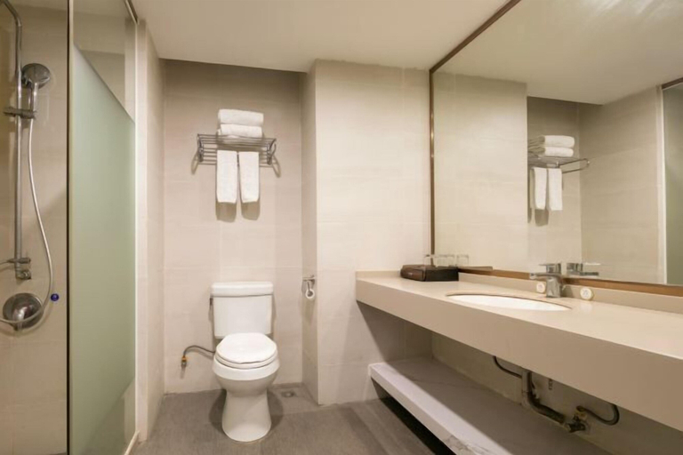 Bathroom 3, Royal Capital International Hotel, Foshan