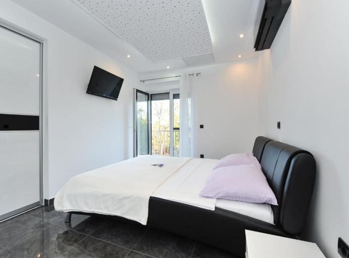 Room 4, Adriatic Villa Privlaka With Pool, Privlaka