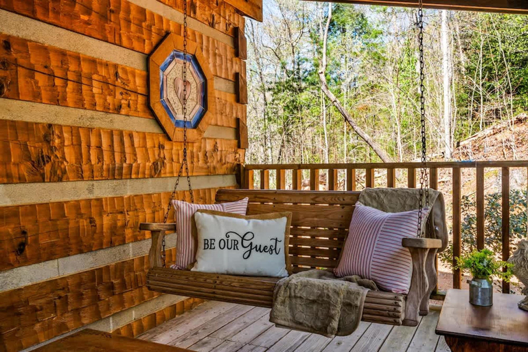 Room 4, Quiet-hot Tub-fireplace-honeymoon-hiking-relax, Sevier