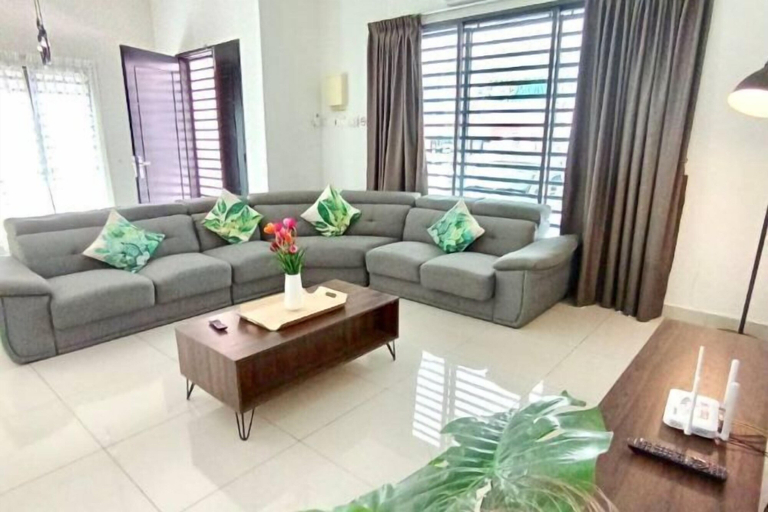 Room 5, Tropical Livings Meru Ipoh Homestay, Kinta