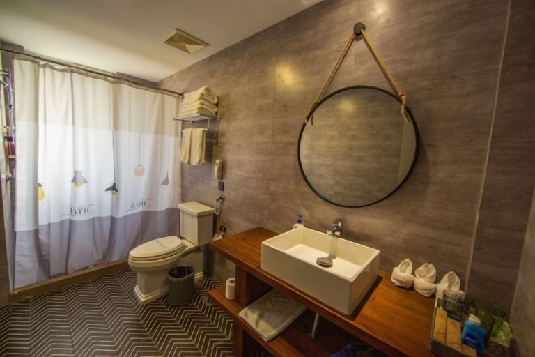 Bathroom 4, Yingdong Resort, Shanghai