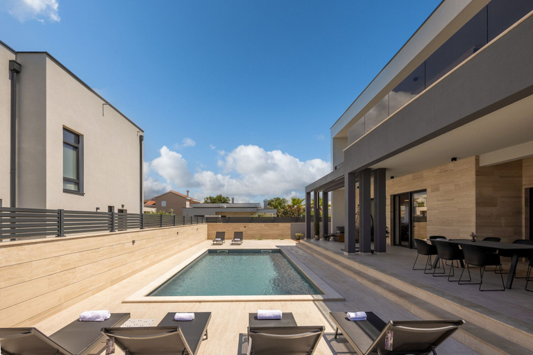 Pool 2, Villa Leonarda, Nin