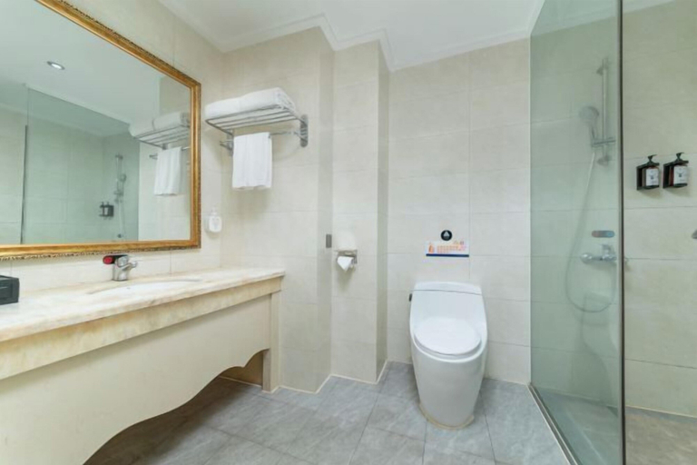 Bathroom 4, Vienna International Hotel, Changsha
