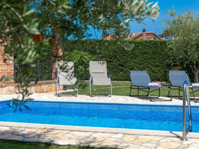 Sport & Beauty 4, Villa Shirin with pool, Višnjan
