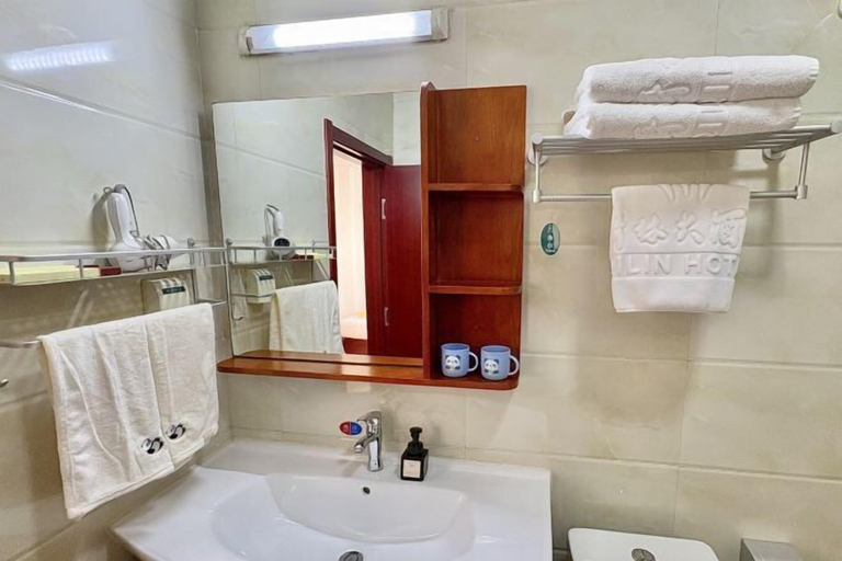Bathroom 3, Qilin Hotel, Zibo