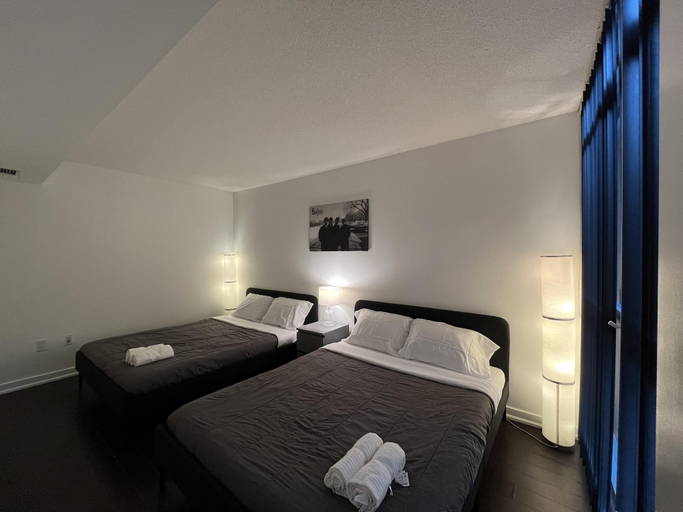 Room 4, Cityside Waterfront Loft, Toronto