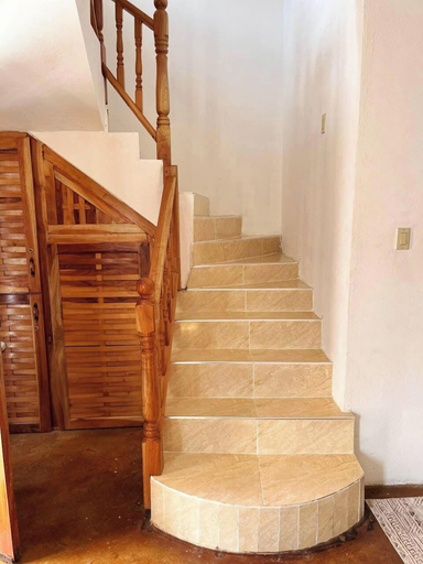 Staircase 2, Perfect View - Entire House