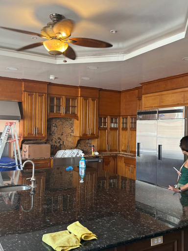 Room 5, Sprawling 7BR Villa Overlooking the Sea Pool Hot Tub Resort Access
