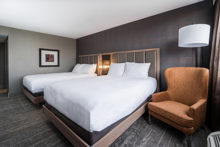 Bedroom 3, DoubleTree by Hilton Kitchener, Waterloo