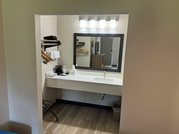 Bathroom 4, Days Inn by Wyndham Crystal River, Citrus