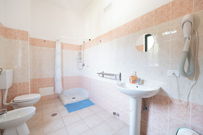 Bathroom 2, Il ritrovo degli amici di Monteverde, Avellino