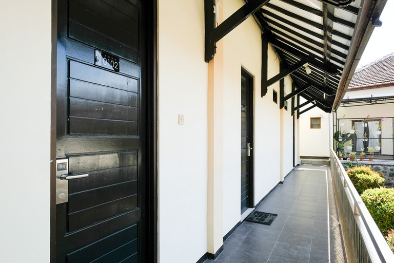 Others 4, RedDoorz @ Jestro Guest House Batu, Malang