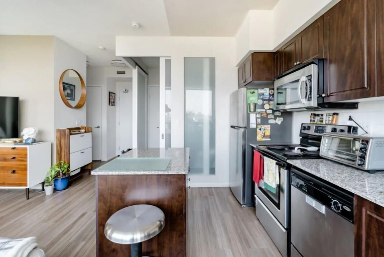 Private kitchen 5, Urban Nest Suites, Toronto