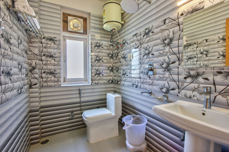 Bathroom 4, The Veer Villa, Kullu