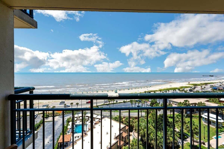 Property grounds 4, Two Pina Coladas At San Luis Resort 2 Bedroom Condo, Galveston