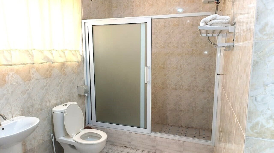 Bathroom 3, Golden Key Hotel, Accra