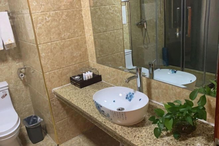 Bathroom 4, Ju De Hotel, Jiayuguan