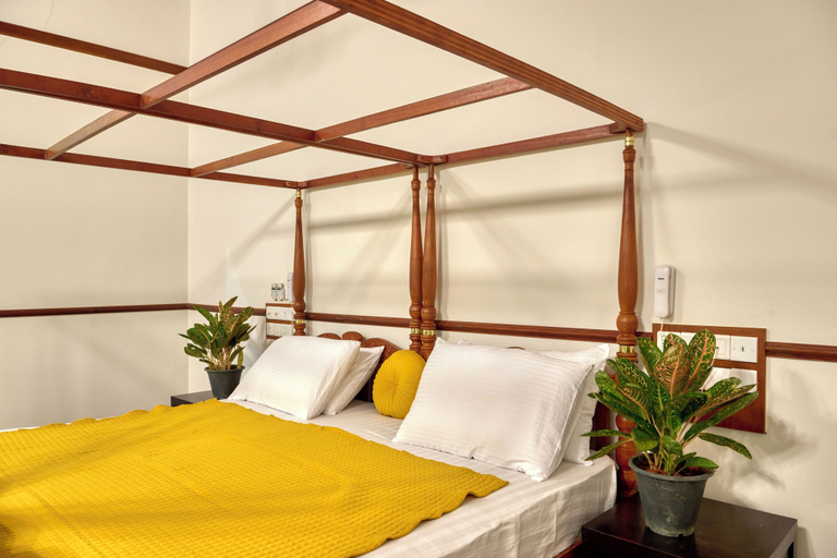 Bedroom 2, The Manor, Thimbirigasyaya