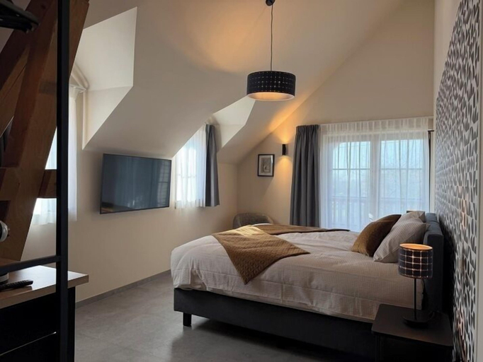 Room 4, Le Fourquet Blaugies Hotel & Restaurant, Hainaut