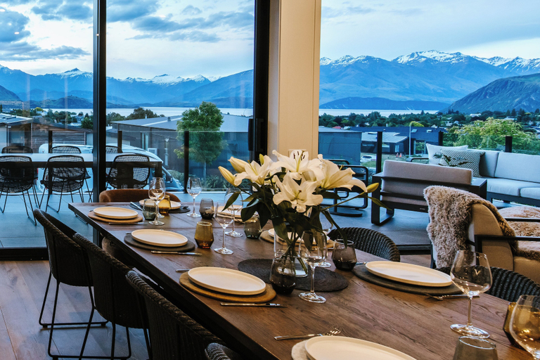 Dining room, Korari House - Lake Views - Sleeps 10, Queenstown-Lakes