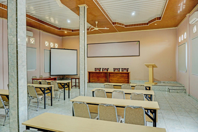 Business Facilities, Capital O 92187 Hotel Sekar Sunja, Ogan Komering Ulu