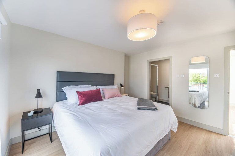 Room 3, Montague Street, Dublin