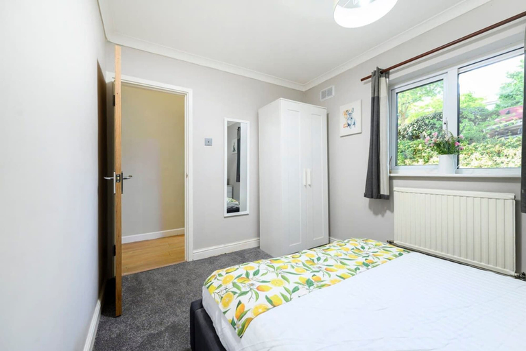 Room 1, Cozy One-bedroom Flat in Slough, Slough