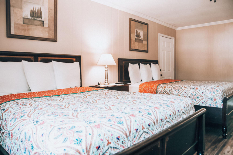Bedroom 2, Cottages on the Green, Escambia