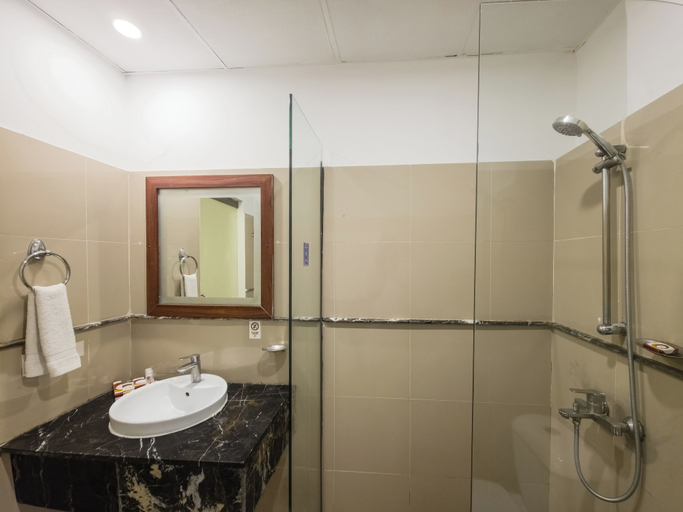 Bathroom 5, Hotel One Faisalabad, Faisalabad