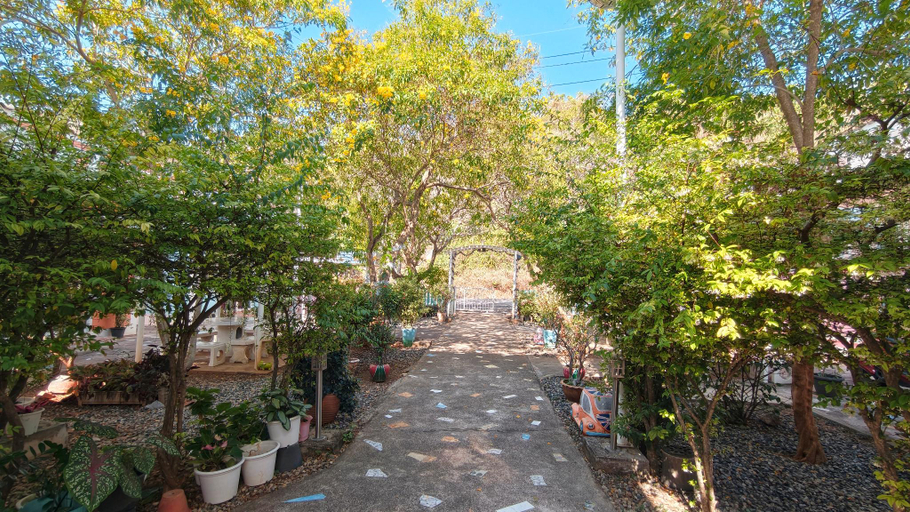 Garden 3, Koniix Maiyok Resort Ko Sichang, Koh Si Chang