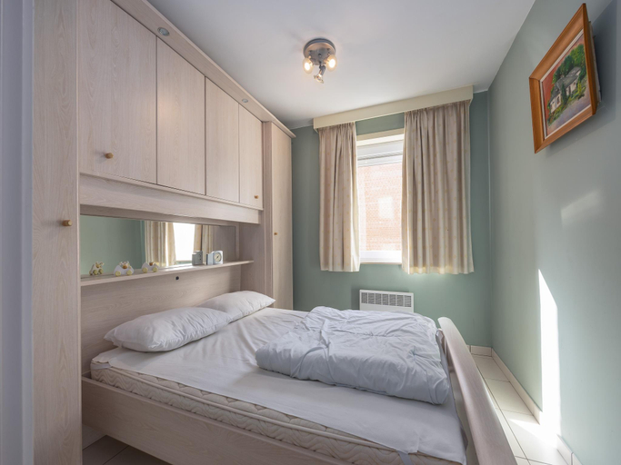 Bedroom 2, Well-maintained apartment with sea view, West-Vlaanderen
