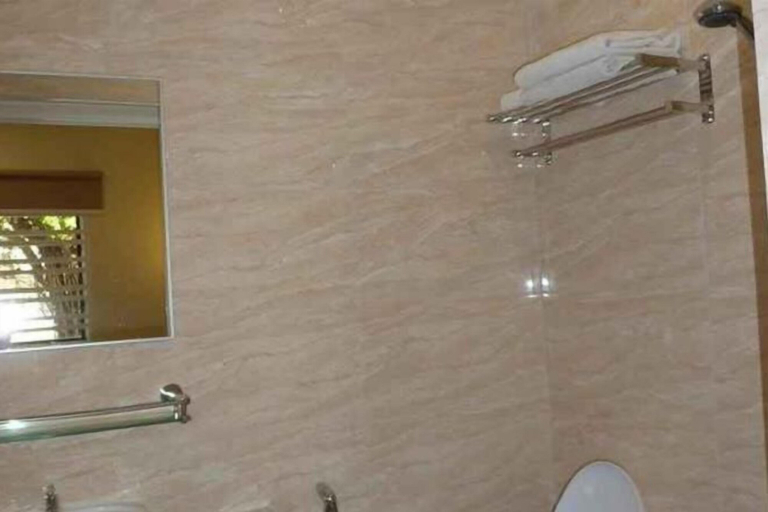 Bathroom, Hotel Hong, Malacca City