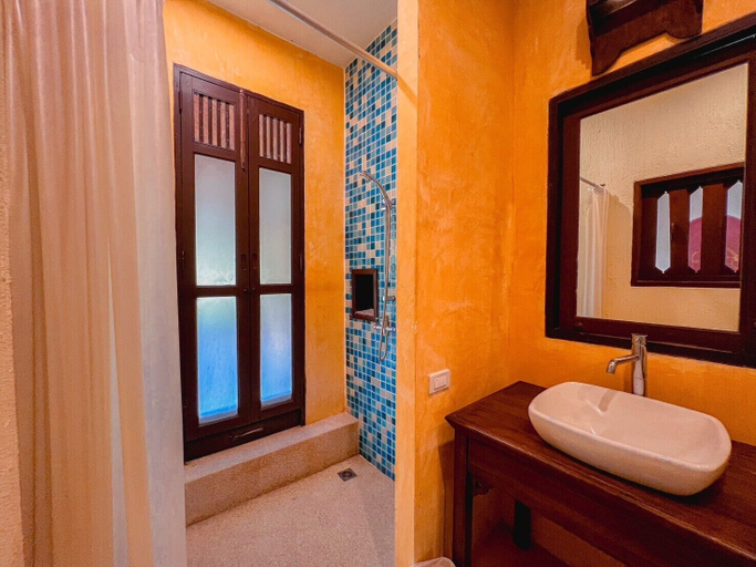 Bathroom 4, Pai Hotsprings Spa Resort, Pai