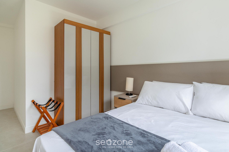 Room 5, Apt w/ Balcony, BBQ & Pool View Ano0209, Cabo Frio