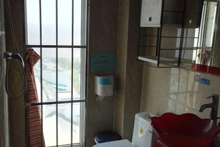 Bathroom 5, LETE Hostel, Xining