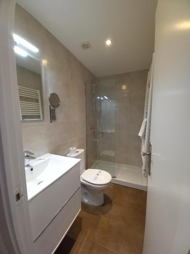 Bathroom 3, Hotel KATHMANDU - PANDA, Pyrénées-Orientales